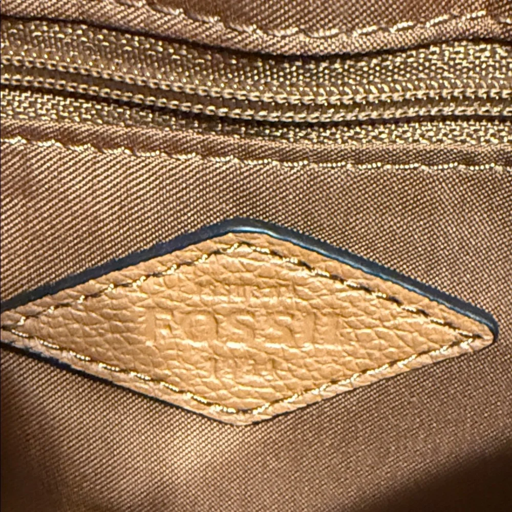Fossil cowhide leather